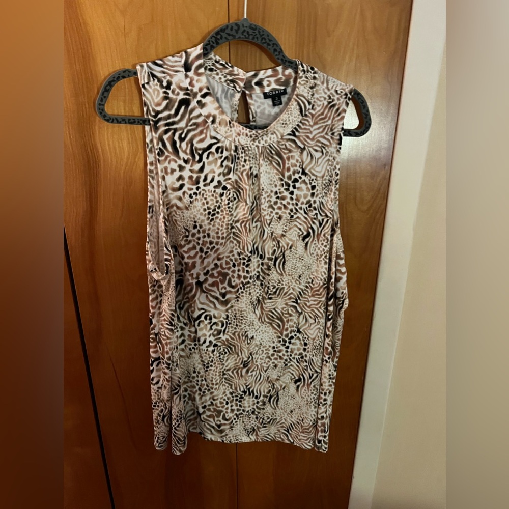 Torrid sleeveless animal print top size 3